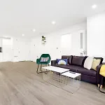 2 Bedrooms 2Baths 3Toilets Near Excel City Airport O2 Sleeps Up To 5