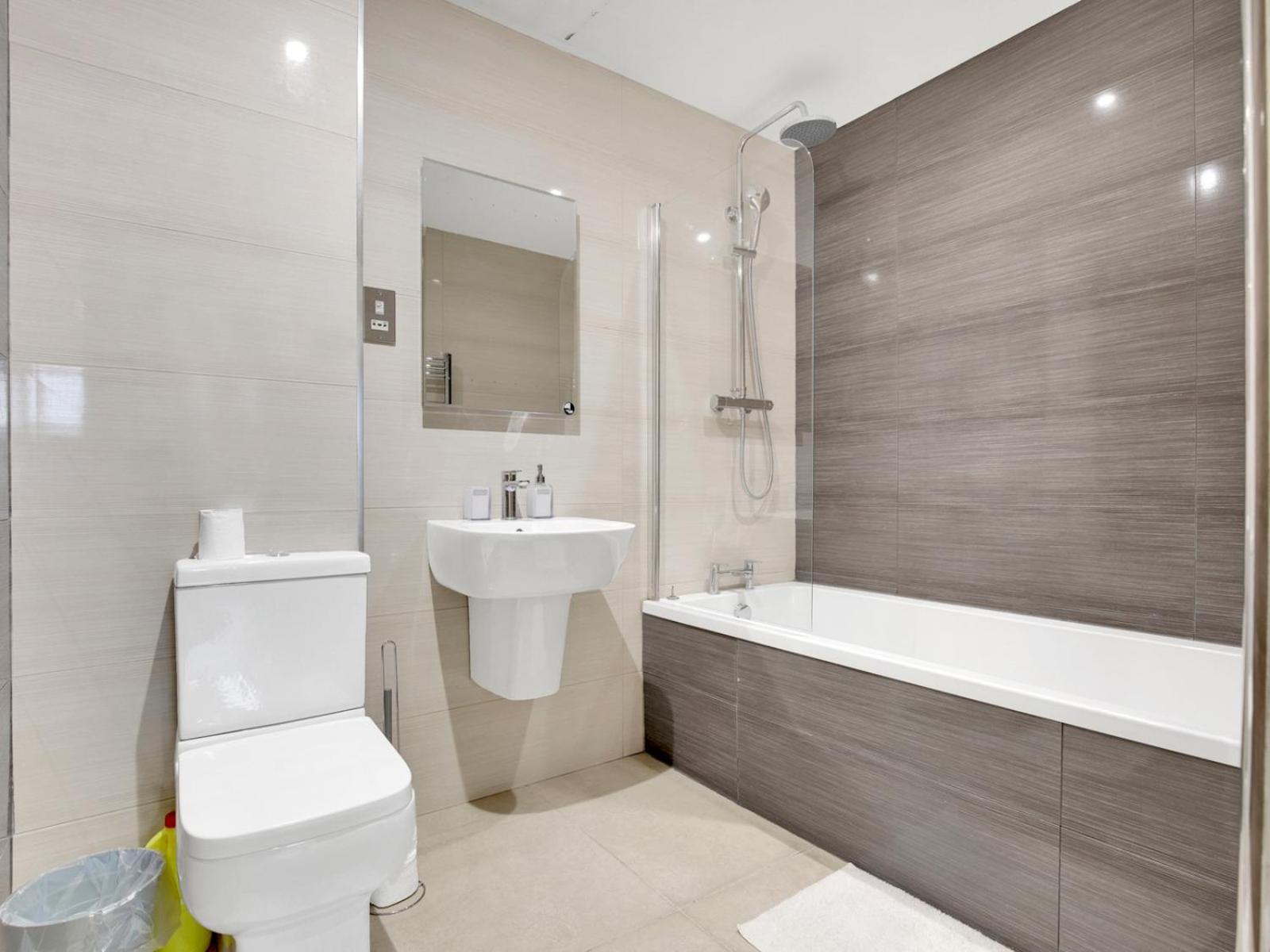 2 Bedrooms 2baths 3toilets Near Excel City Airport O2 Sleeps Up To 5 Appartamento *