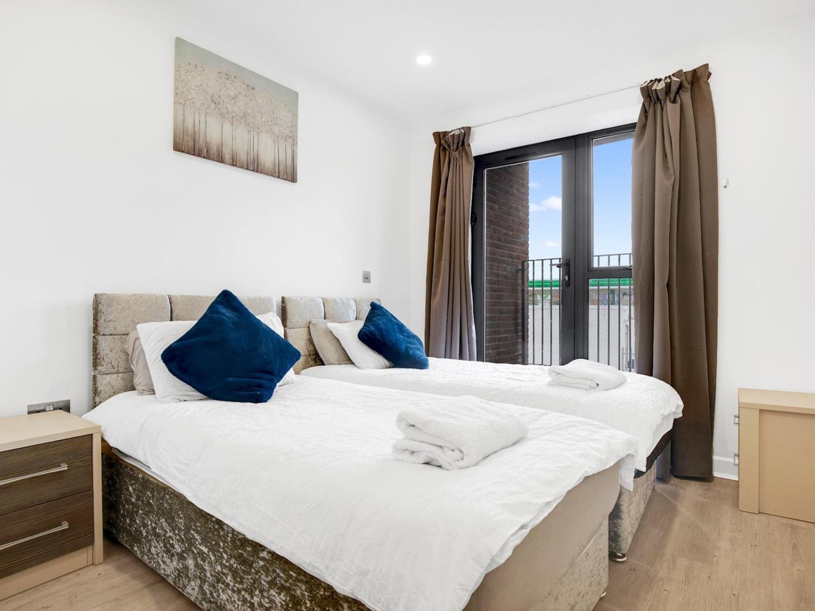 2 Bedrooms 2baths 3toilets Near Excel City Airport O2 Sleeps Up To 5 * Londra