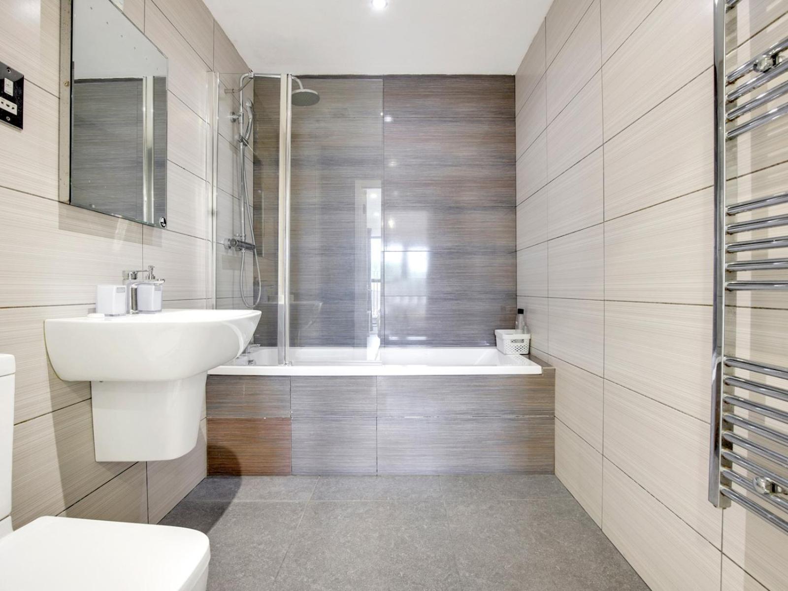 2 Bedrooms 2baths 3toilets Near Excel City Airport O2 Sleeps Up To 5 Appartamento