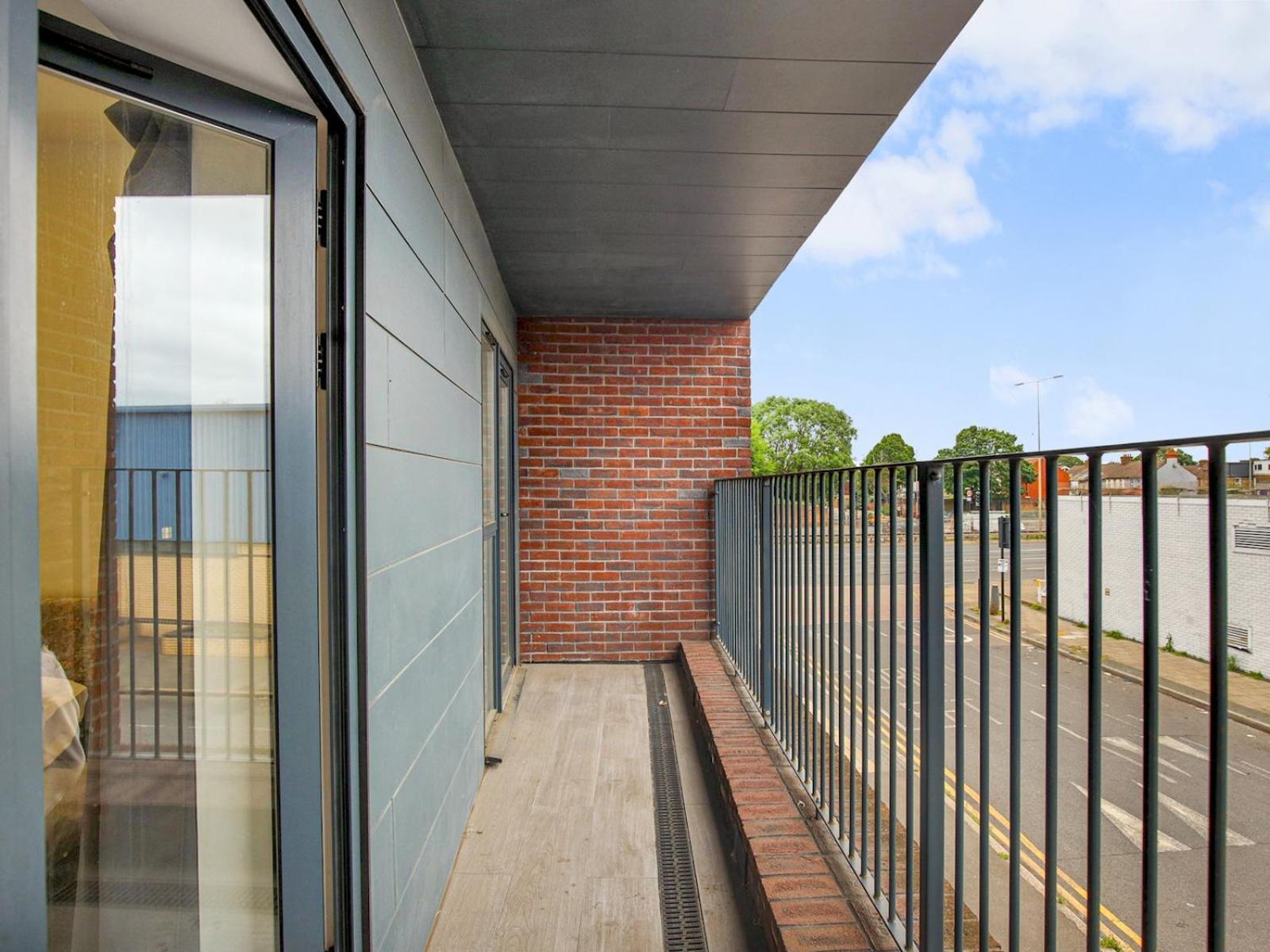 2 Bedrooms 2baths 3toilets Near Excel City Airport O2 Sleeps Up To 5 Appartamento Londra